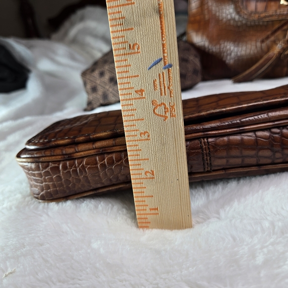 Antonio Melani Bags - Picture 13 of 16